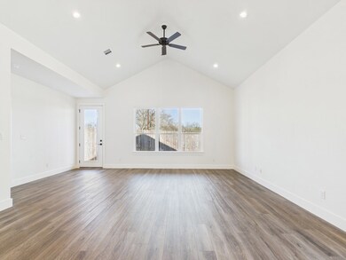 704 Cirrus Ln, Fredericksburg, TX 78624 - photo 7