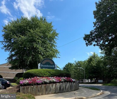 4370 Pembrook Village Dr unit 79, Alexandria, VA 22309 - photo 3