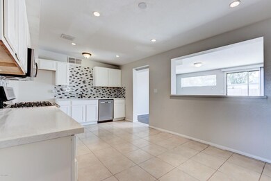 1341 W 6th Dr-12