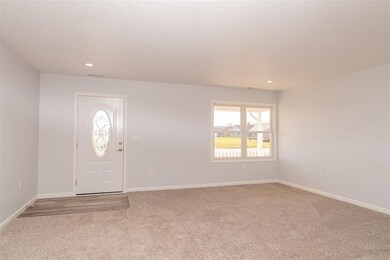 306 Prestige Dr, Muncie, IN 47303 - photo 2