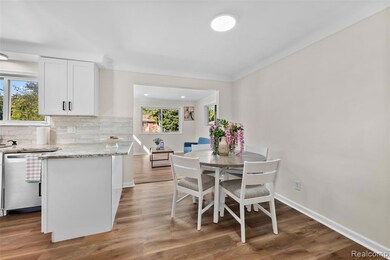 24821 Almond Ave, Eastpointe, MI 48021 - photo 5