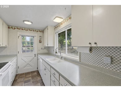 10418 Champoeg Rd NE, Aurora, OR 97002 - photo 4