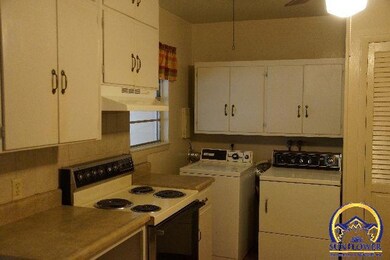 2523 SW 23rd St, Topeka, KS 66611 - photo 6