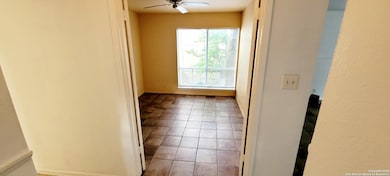 12313 Trailing Oaks St, Live Oak, TX 78233 - photo 3