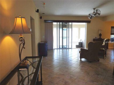 Gathering Room - Spacious and bright!