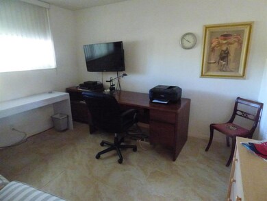 2nd bedroom/den