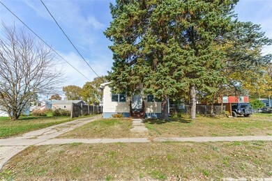 2614 Maple St, Des Moines, IA 50317 - photo 2