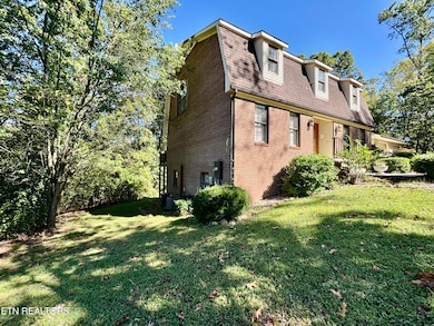 1230 Stonewall Jackson Dr, Dandridge, TN 37725 - photo 4