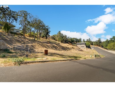 2320 W 12th St unit 4, the Dalles, OR 97058 - photo 2