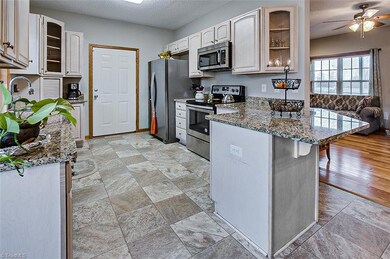 514 Honeysuckle Ridge, Asheboro, NC 27205 - photo 6