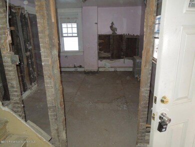 42 Mitchell St, Wilkes Barre, PA 18702 - photo 6