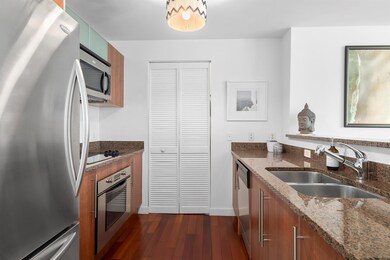 Met One unit T3604, Miami, FL 33131 - photo 3