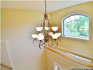 11037 Radleigh Ln, Louisville, KY 40291 - photo 5