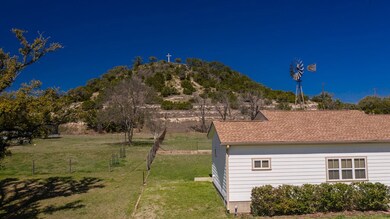 412 Cross Mountain Dr, Fredericksburg, TX 78624 - photo 5