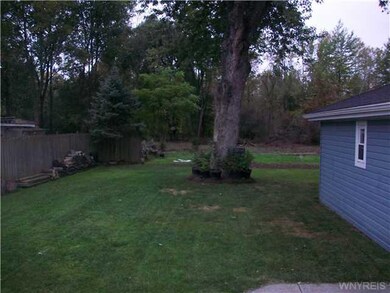 160 Homestead Dr, North Tonawanda, NY 14120 - photo 2