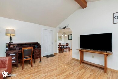 04-Living Room 20210419-DW-0778