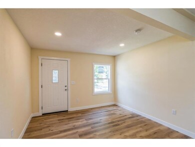 2421 Lyon St, Des Moines, IA 50317 - photo 2