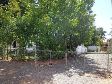 1437 Spruce St, Redding, CA 96001 - photo 3