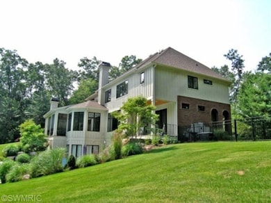 1099 Skyevale NE unit 23, Ada, MI 49301 - photo 2