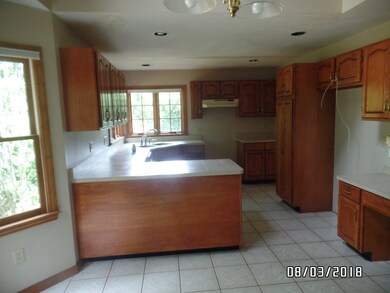 1 Oak View Ln, Hopedale, MA 01747 - photo 2