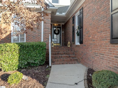 310 Greenview Cir, Greenville, SC 29609 - photo 4