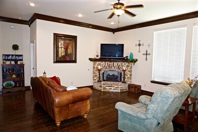 1681 1681 Skidmore Dr, Tyler, TX 75703 - photo 2