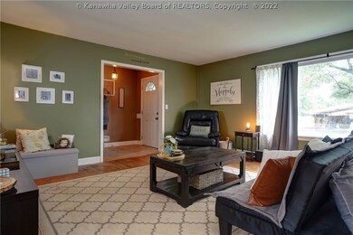 1901 W Virginia Ave, Dunbar, WV 25064 - photo 7