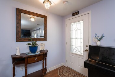 47 Dunbarton Dr, Nashua, NH 03063 - photo 4