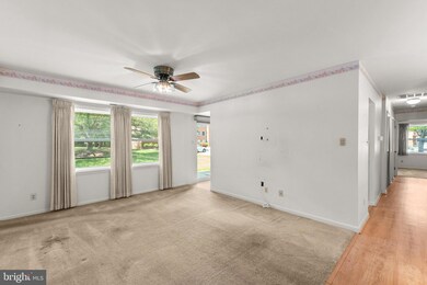 300 Chapel Ct unit 105, Walkersville, MD 21793 - photo 4