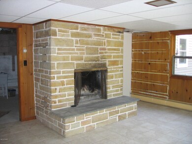 826 Milford Rd, Dingmans Ferry, PA 18328 - photo 5