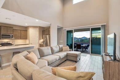 LIVING ROOM (1)
