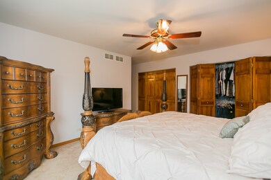 1381 Glacier Pkwy, Algonquin, IL 60102 - photo 3