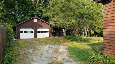 206 Mount Pleasant St, Saint Johnsbury, VT 05819 - photo 2