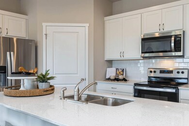 2903 Savannah Dr, Hiawatha, IA 52233 - photo 6