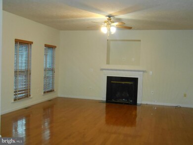 1118 Lakeview Pkwy, Locust Grove, VA 22508 - photo 6