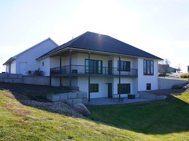 310 Country Dr, Pierre, SD 57501 - photo 3