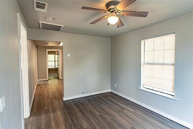 1311 S Clements St, Gainesville, TX 76240 - photo 4