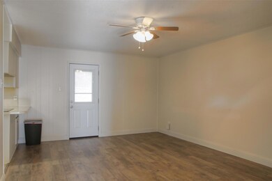 8001 Donegal Ln, North Richland Hills, TX 76180 - photo 4