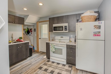 811 E Maple St, Lancaster, WI 53813 - photo 7