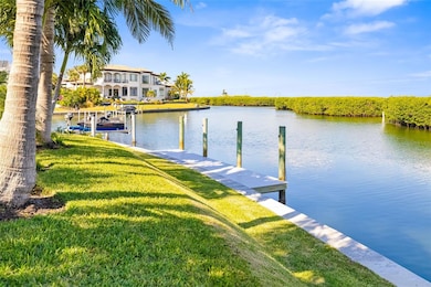 560 Harbor Cove Cir, Longboat Key, FL 34228 - photo 6