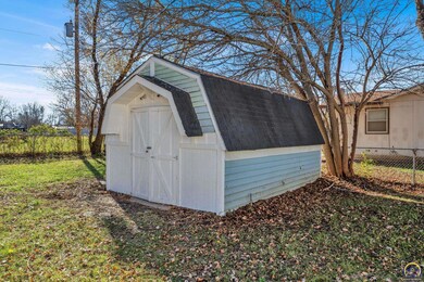 2025 SE 35th St, Topeka, KS 66605 - photo 6