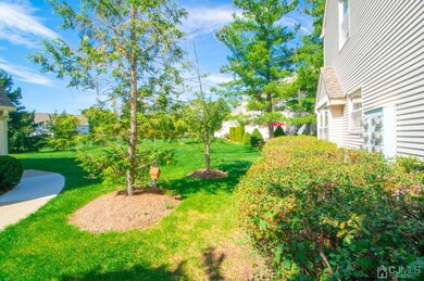 22 Keith Ct, Kendall Park, NJ 08824 - photo 4