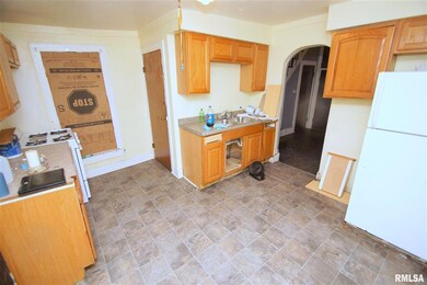 1518 Pershing Ave, Davenport, IA 52803 - photo 6