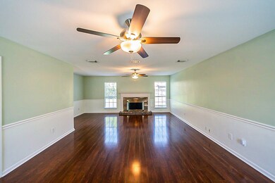 4004 Ashwood Dr, Pearland, TX 77584 - photo 5