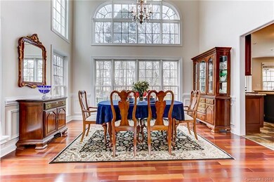 Bright and open dinning room.