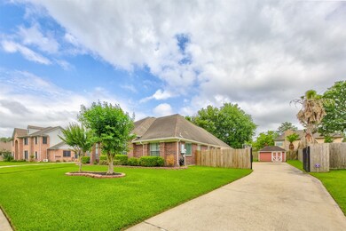 1405 Buttonwood Dr, Friendswood, TX 77546 - photo 2