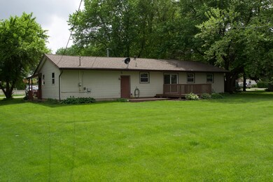 821 Sunny Acres Dr, Princeton, IL 61356 - photo 2