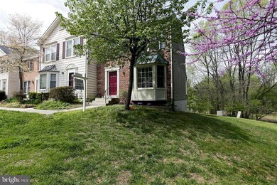 10610 Alison Dr, Burke, VA 22015 - photo 2