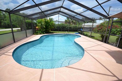1395 Heberling - 09 Backyard2