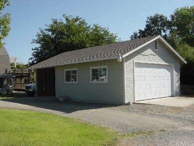 3 Car Detached Garage